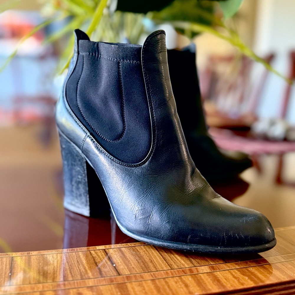 Stuart Weitzman 4 inch ankle black 4 inch stack  heeled 8 1/2 leather Boots